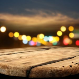 čarobna svetloba ustvarjena z vrtnimi svetili